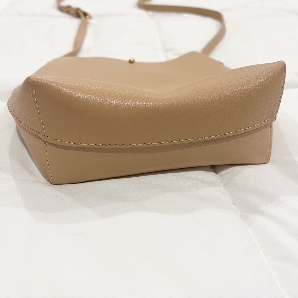 Samara Tan Crossbody Bag - Picture 5 of 6